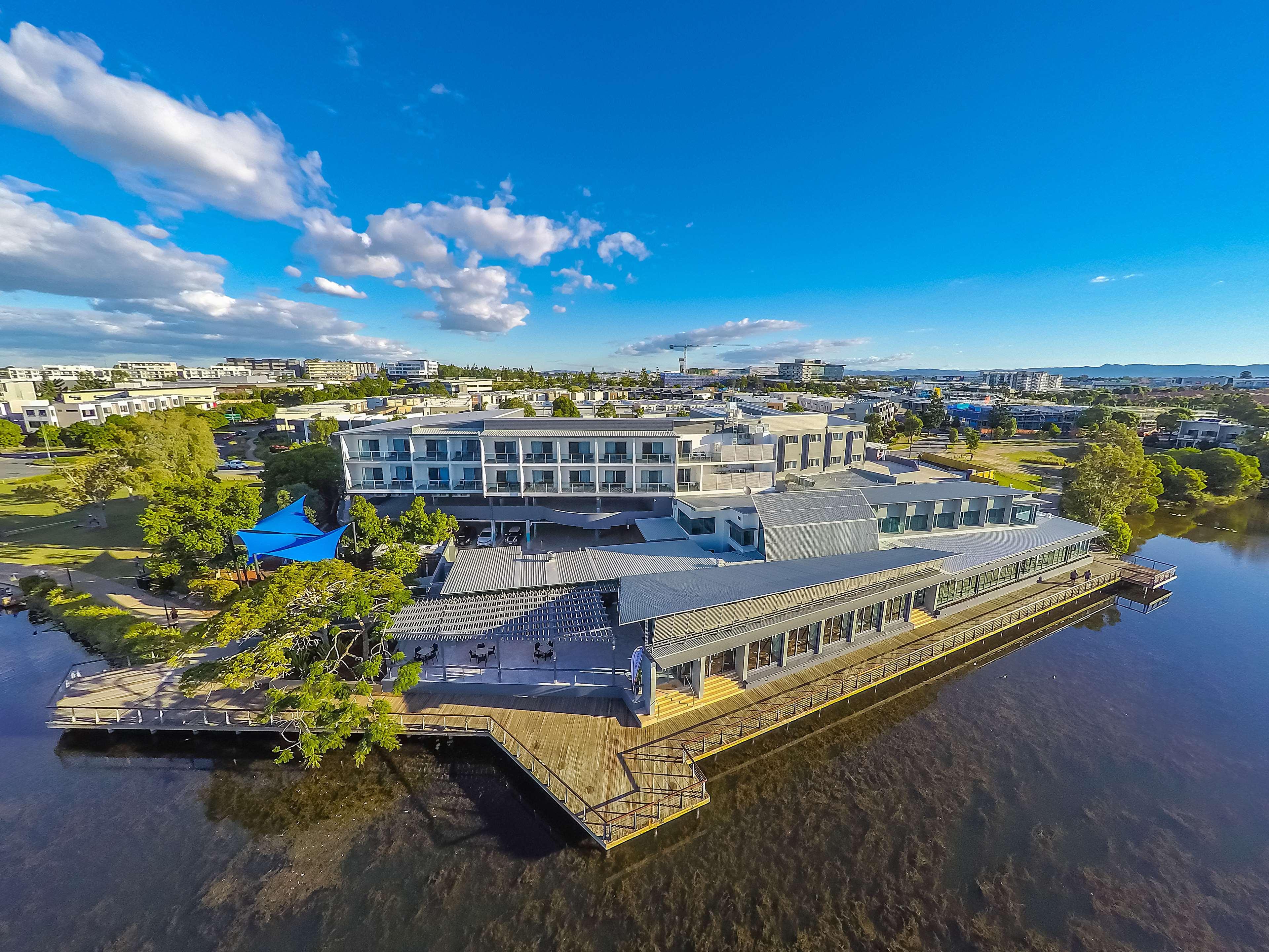 Best Western Plus North Lakes Hotel Exteriör bild