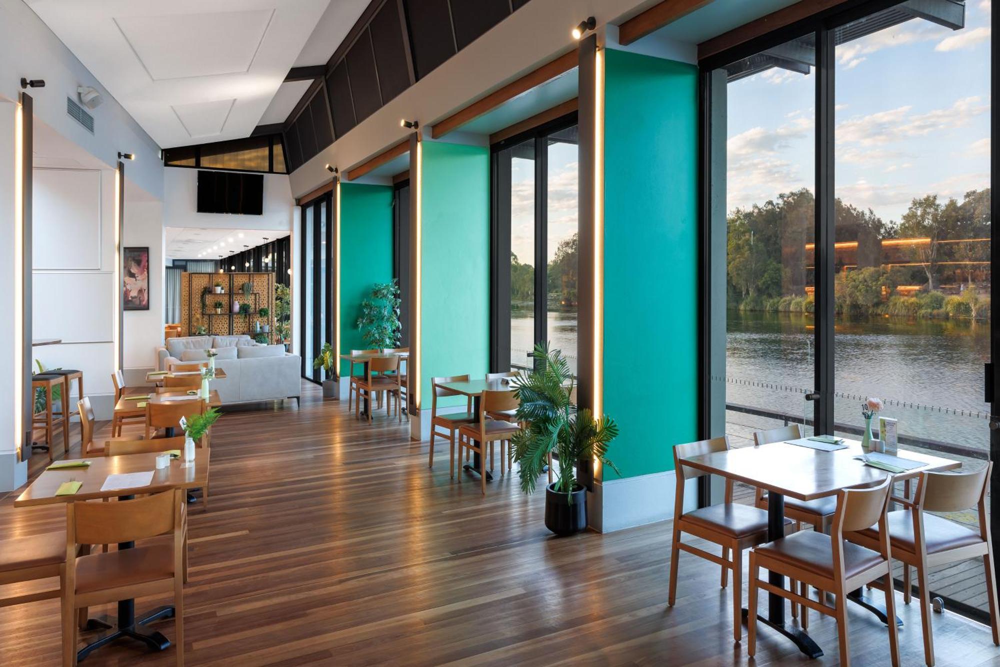 Best Western Plus North Lakes Hotel Exteriör bild